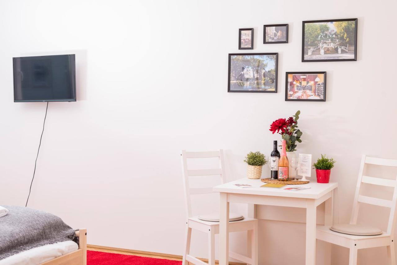 Red Monkey Vienna Apartment Exterior photo