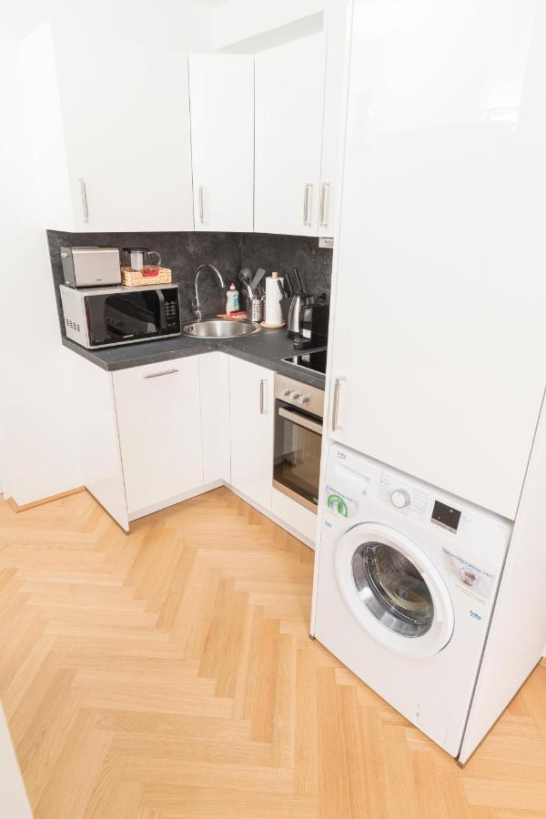 Red Monkey Vienna Apartment Exterior photo